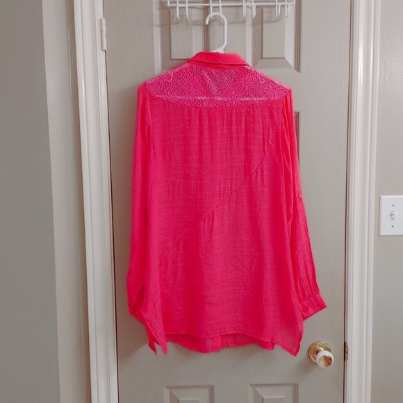 NWT HOT PINK RED CORAL BUTTON DOWN TOP WITH LACE FLORAL PANELS SIZE SMALL - Picture 2 of 12